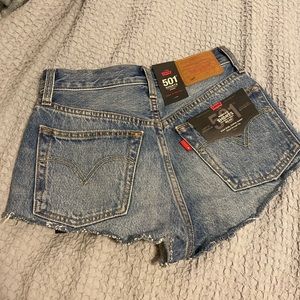 NWT Levis 501 Jean shorts!